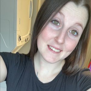 Meet your Posher, Alexis